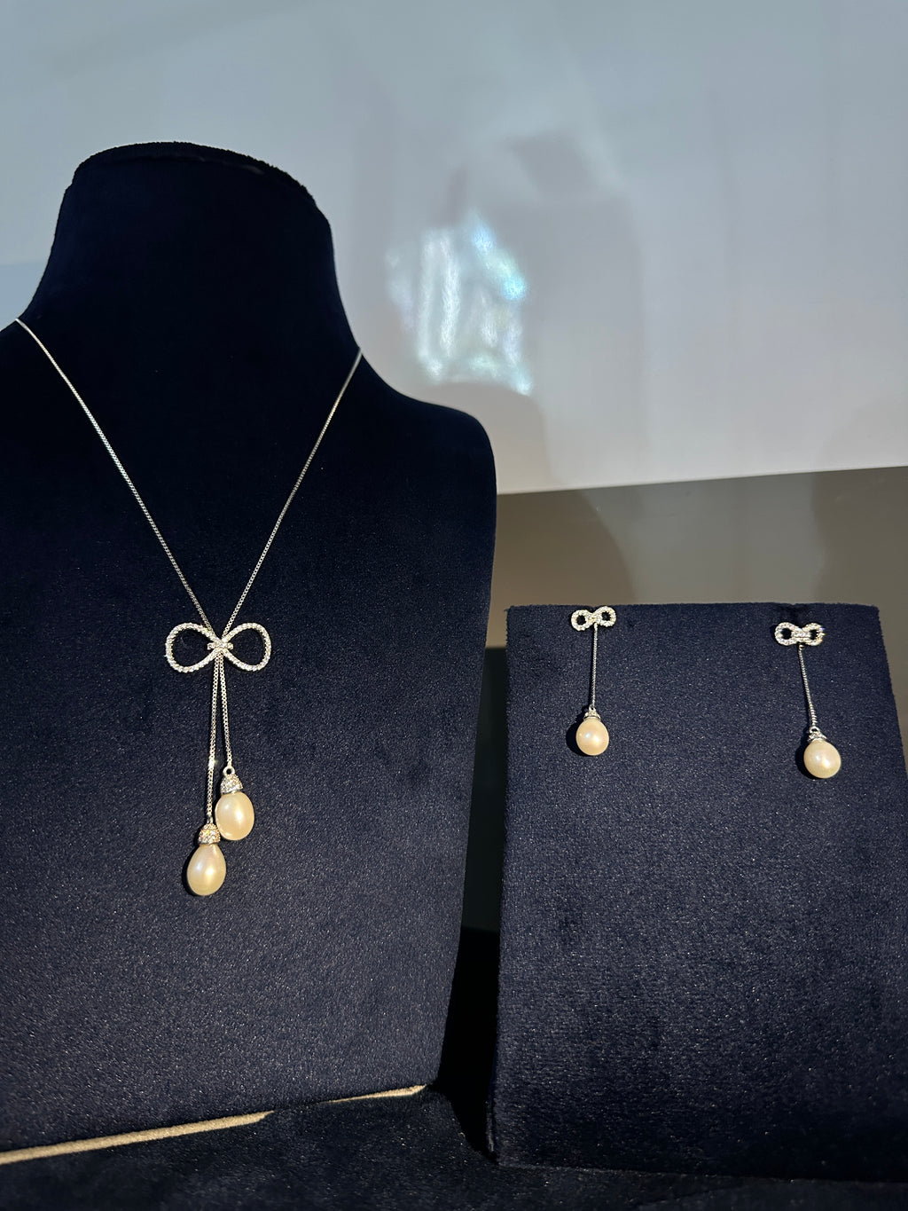 Bow Pearl Set